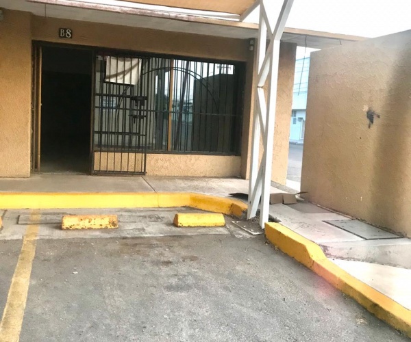 SE RENTA OFICINA/LOCAL EN COL SAN BENITO