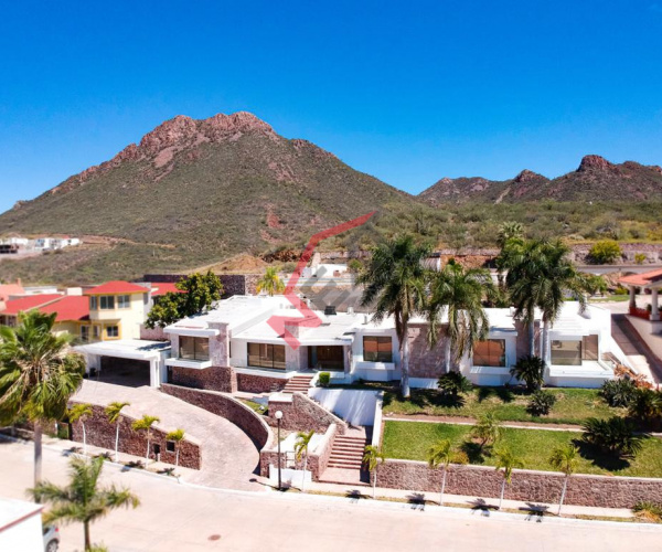 VENTA RESIDENCIAL EN LOMAS DE MIRAMAR